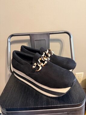 Volatile Harding Platform Loafers Sz 9.5 Black Tortoise Chain Slip On Comfort